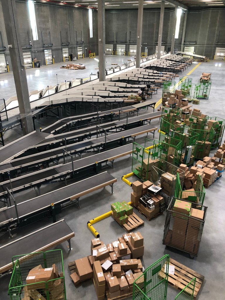 Sorteringsbånd på terminalen i Greve